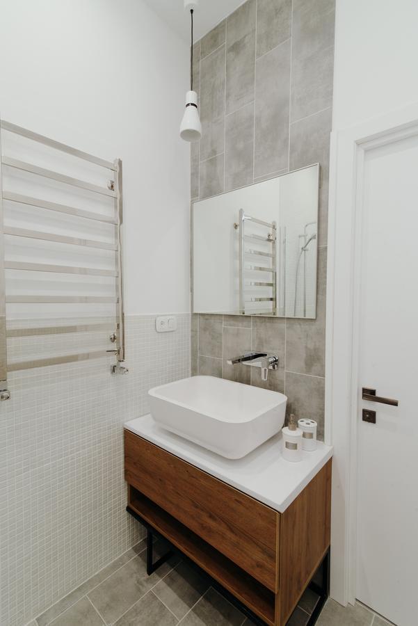 Apartment On Lesi Ukrainky Lviv Eksteriør billede